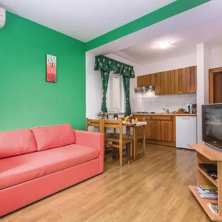 One-bedroom In Daire Tar-Vabriga