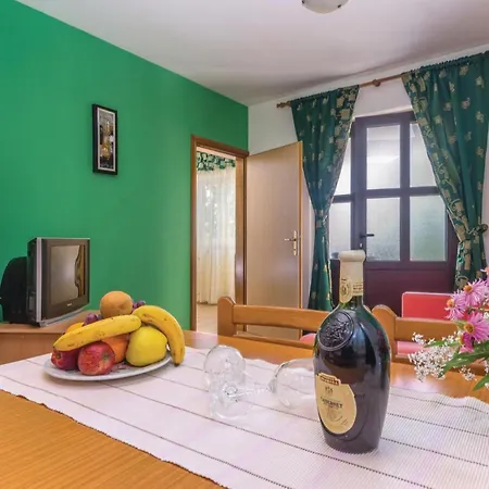 Apartment 1 Bedroom Lovely In